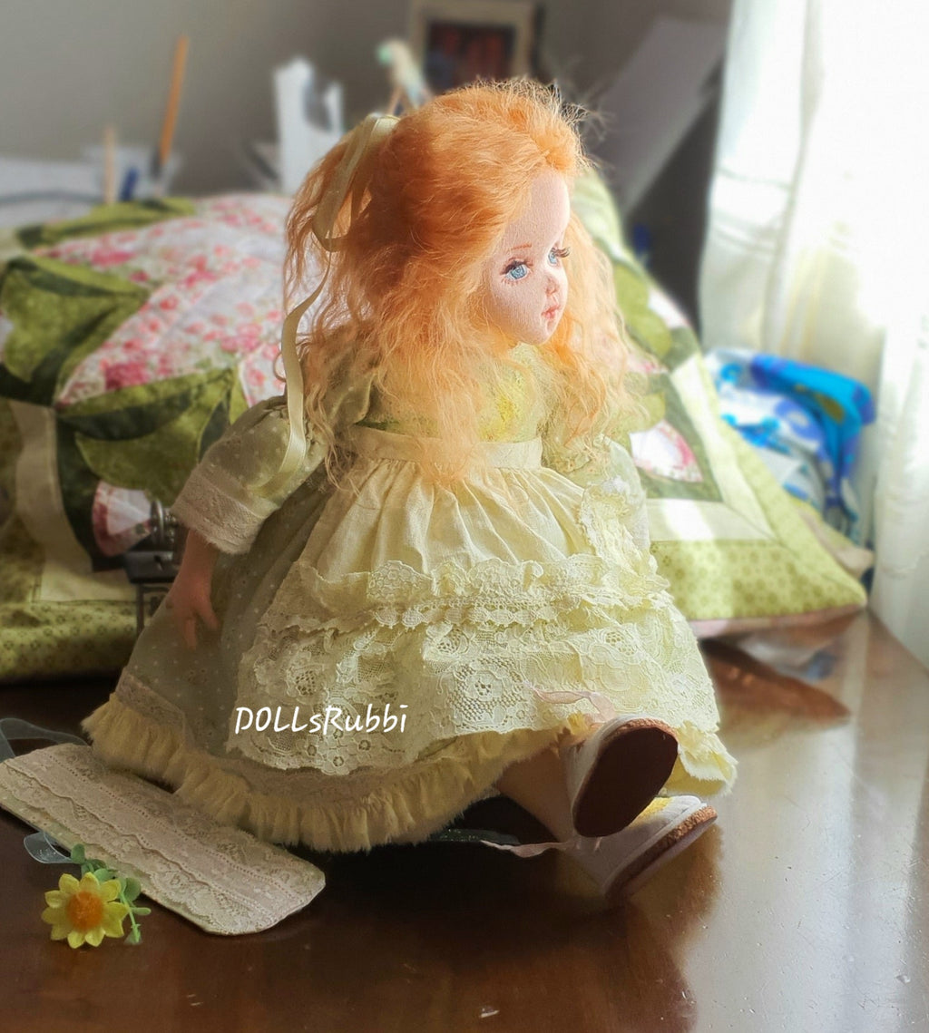 Muñeca Textil Articulada "Olivia" - Edición Única de Colección Premium