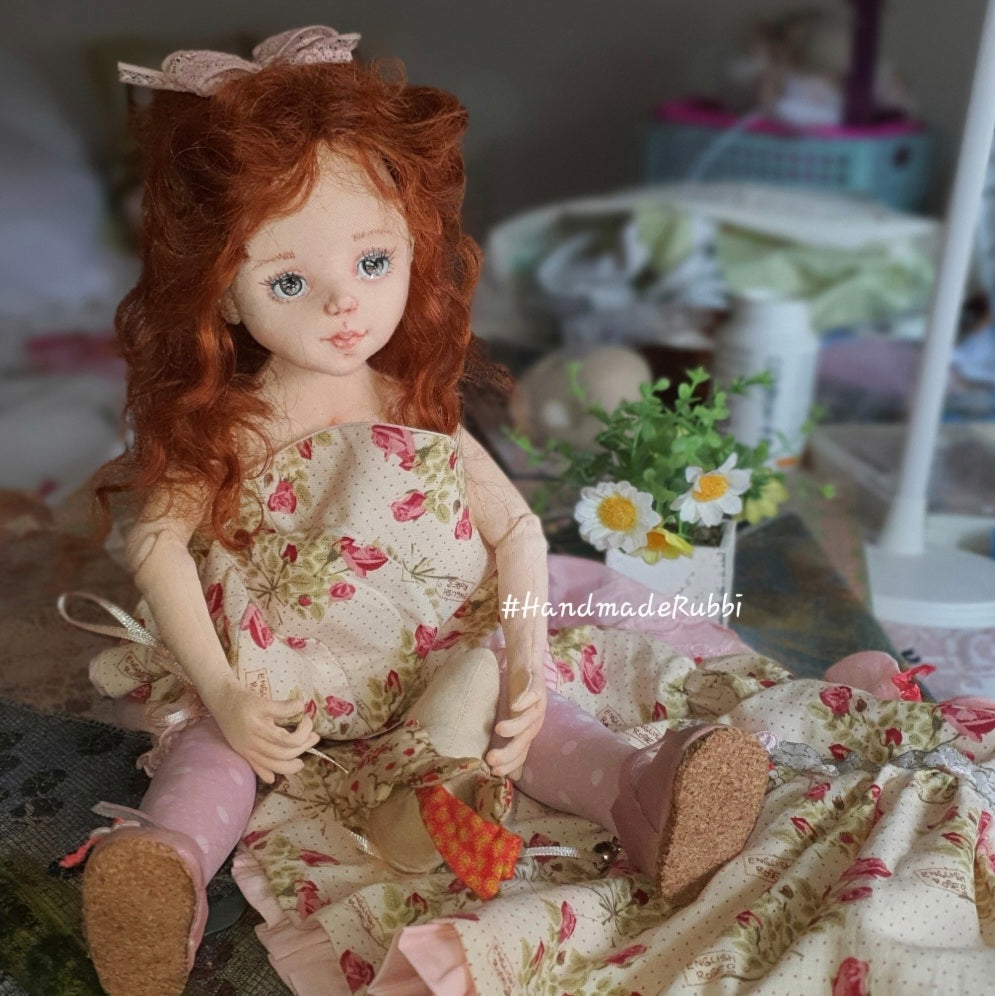 Muñeca Articulada Textil "Luna"
